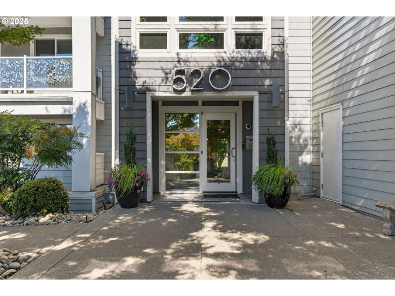 Entrance/Foyer