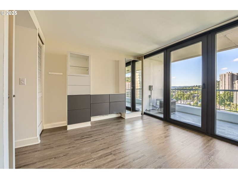 Bedroom, Primary