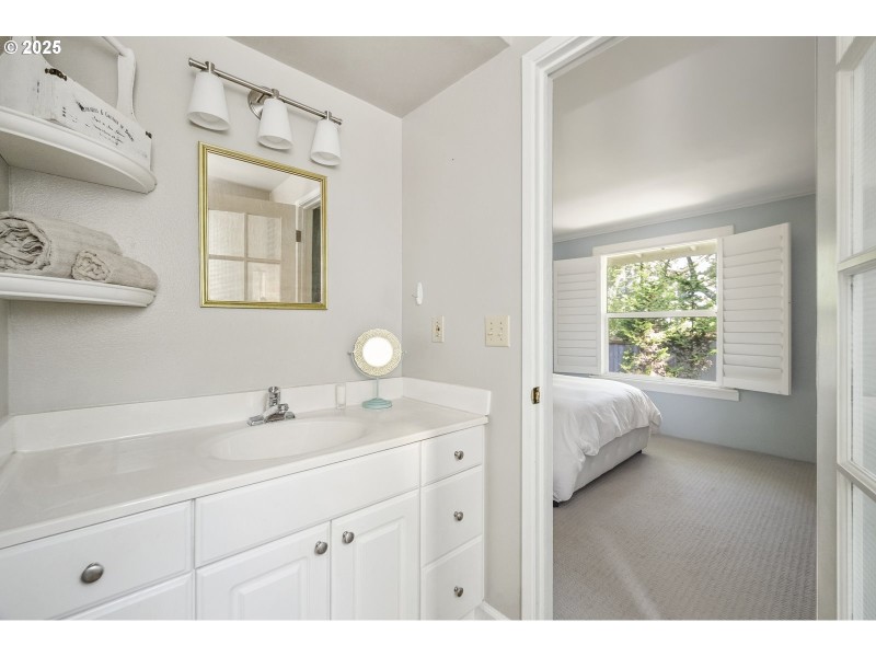 Bathroom, Attached