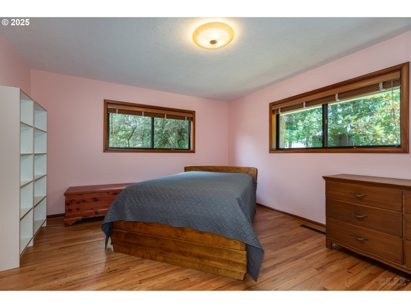 Bedroom, Primary