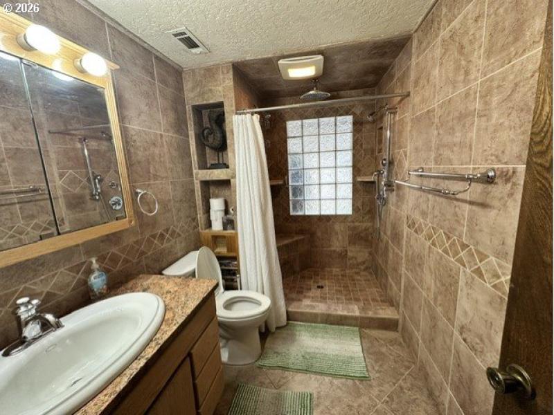 En Suite Bathroom