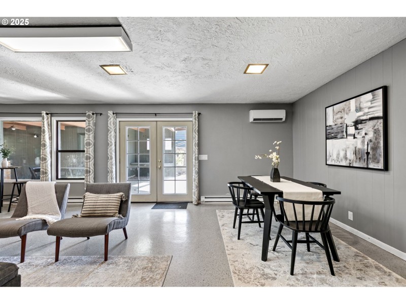 Living Room/Dining Room