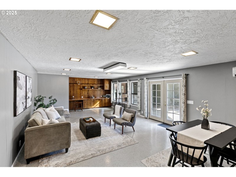 Living Room/Dining Room