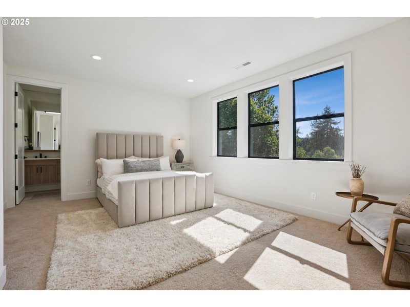Bedroom, Primary