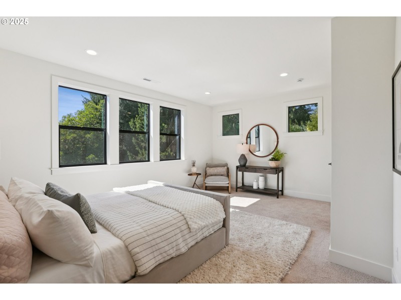 Bedroom, Primary