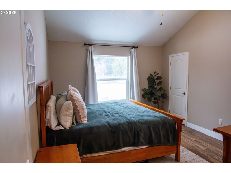 Bedroom, Primary