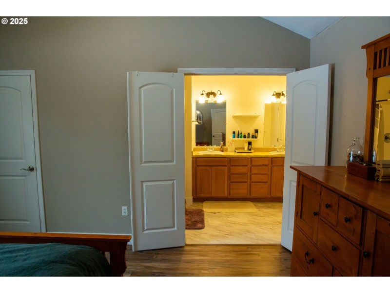 Bathroom, Attached