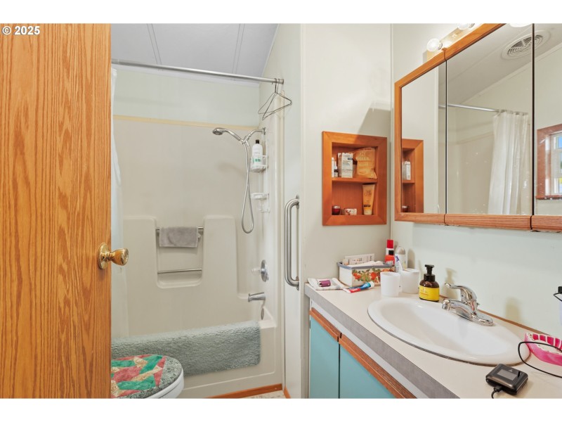 Bathroom, Attached