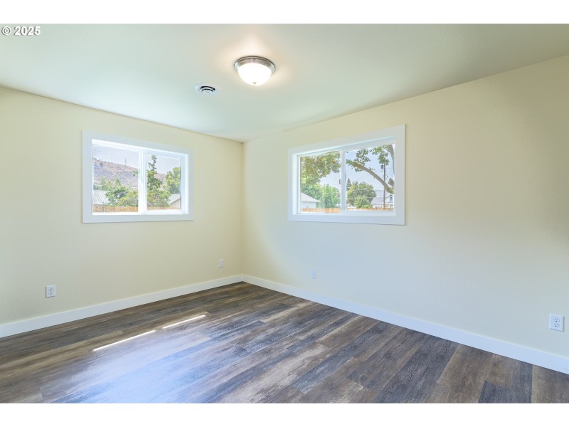 Bedroom, Primary
