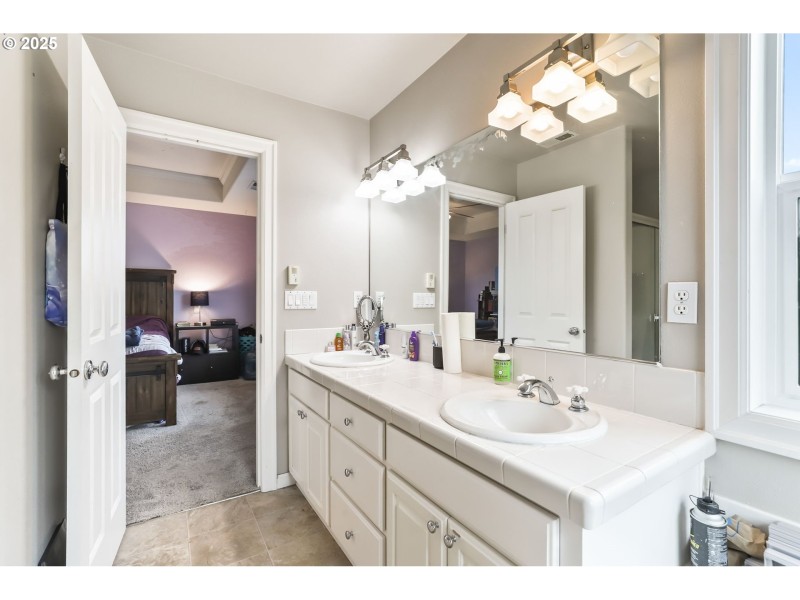 Owner's Suite Bathroom