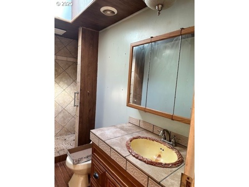 Bathroom, Attached