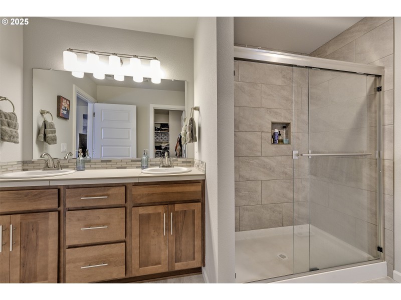Owner's Suite Bathroom