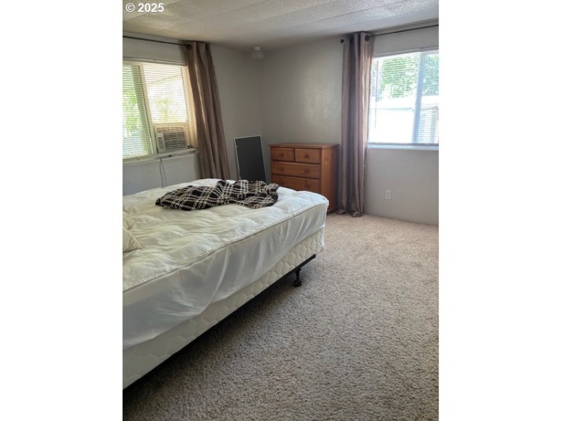Bedroom, Primary