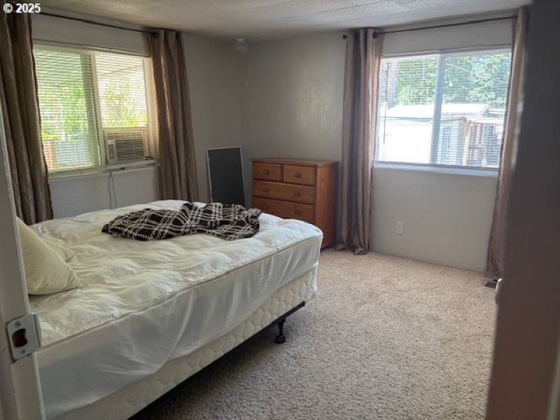 Bedroom, Primary