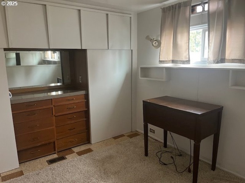 Bedroom, Primary
