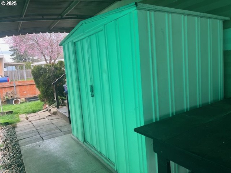 Shed