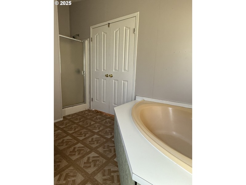 Bathroom, Attached