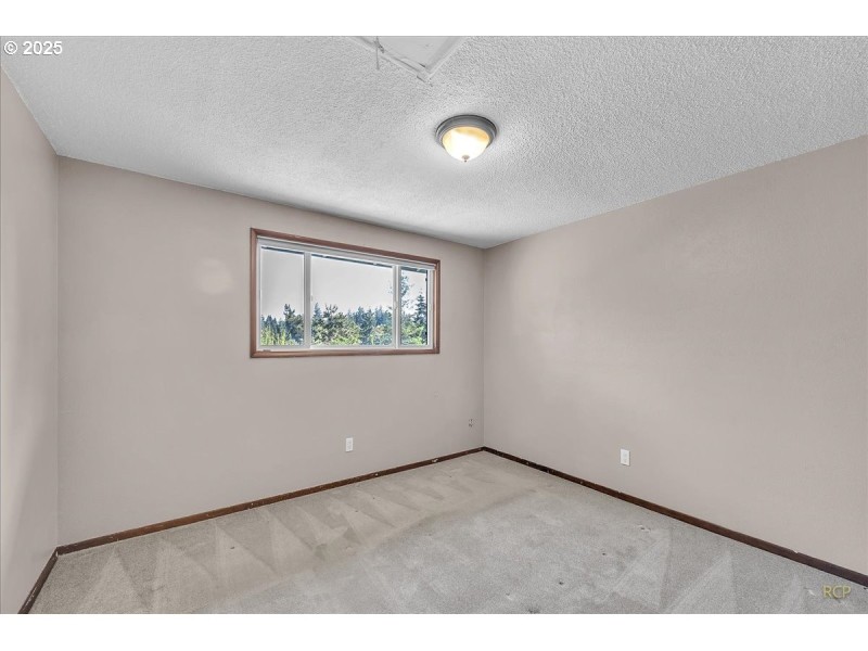 Bedroom, Primary