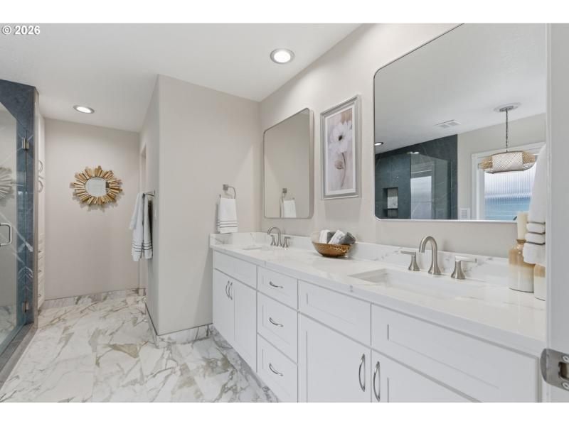 Owner's Suite Bathroom