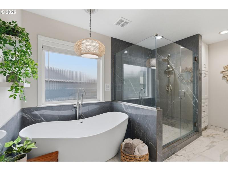 Owner's Suite Bathroom