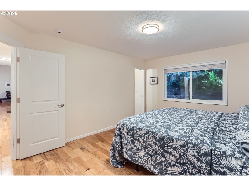Bedroom, Primary
