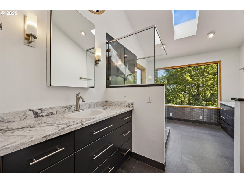 Bathroom, Attached