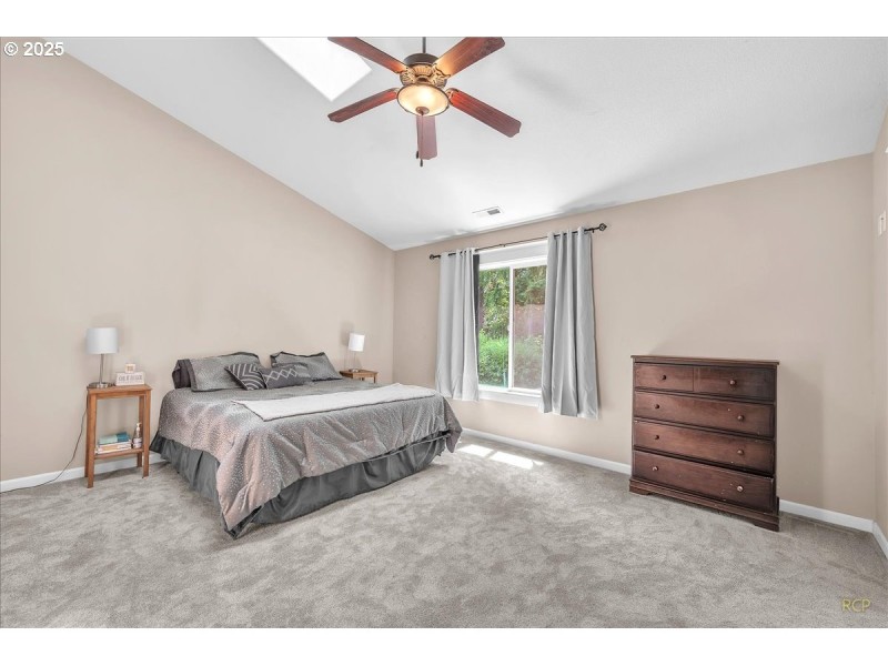 Bedroom, Primary