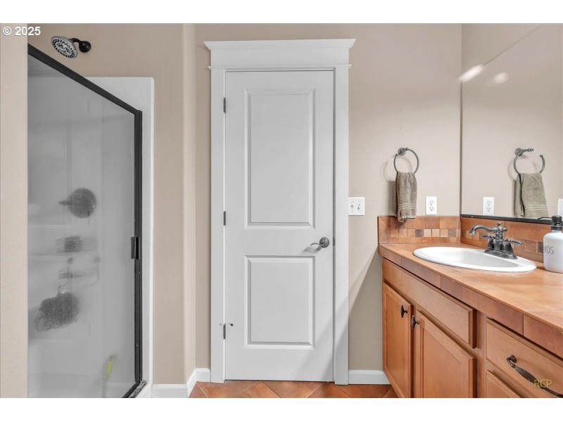 Bathroom, Attached