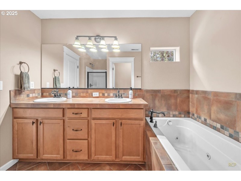 Bathroom, Attached