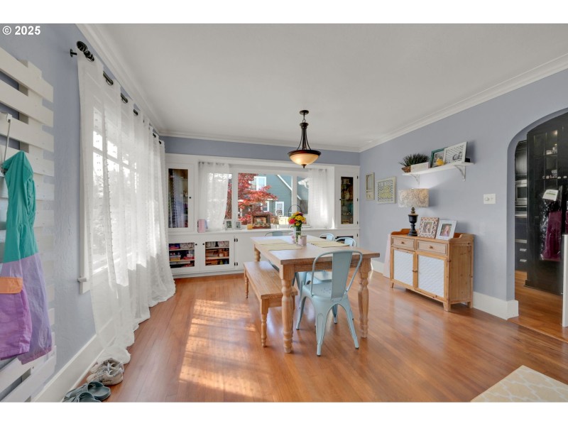 Living Room/Dining Room