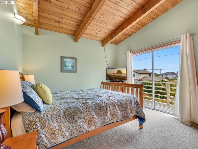 Bedroom, Primary