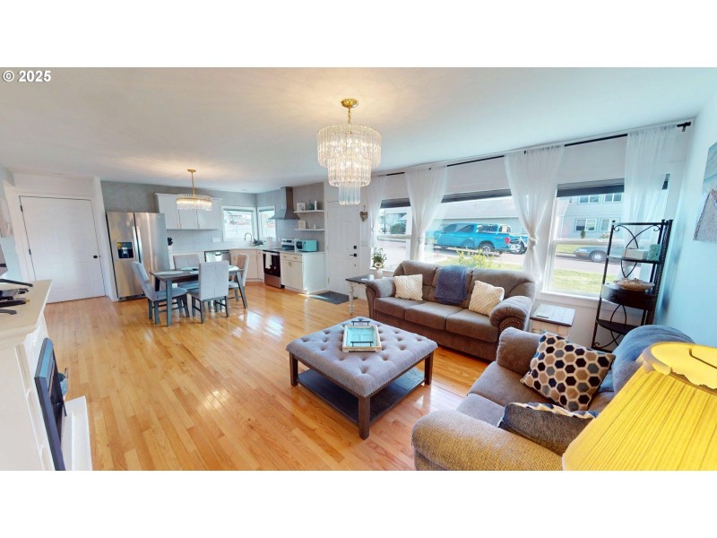 Living Room/Dining Room