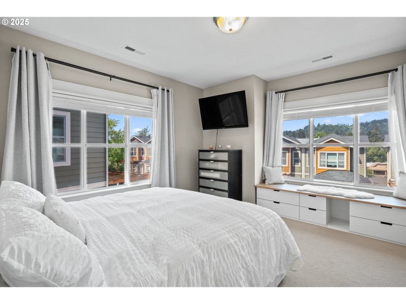 Bedroom, Primary