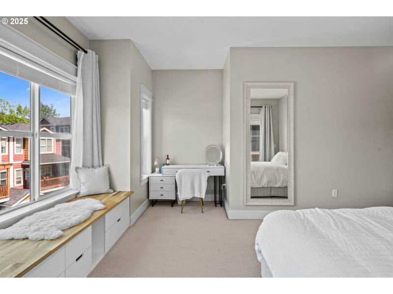 Bedroom, Primary