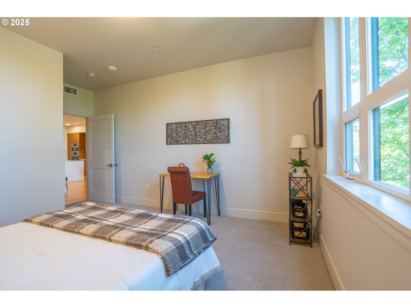 Bedroom, Primary