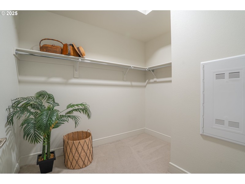 Bedroom, Primary