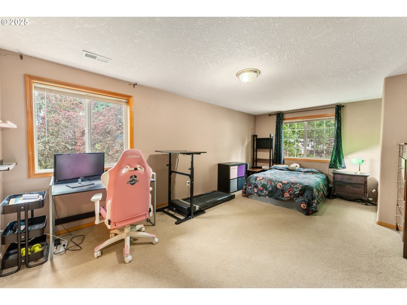Bedroom, Primary