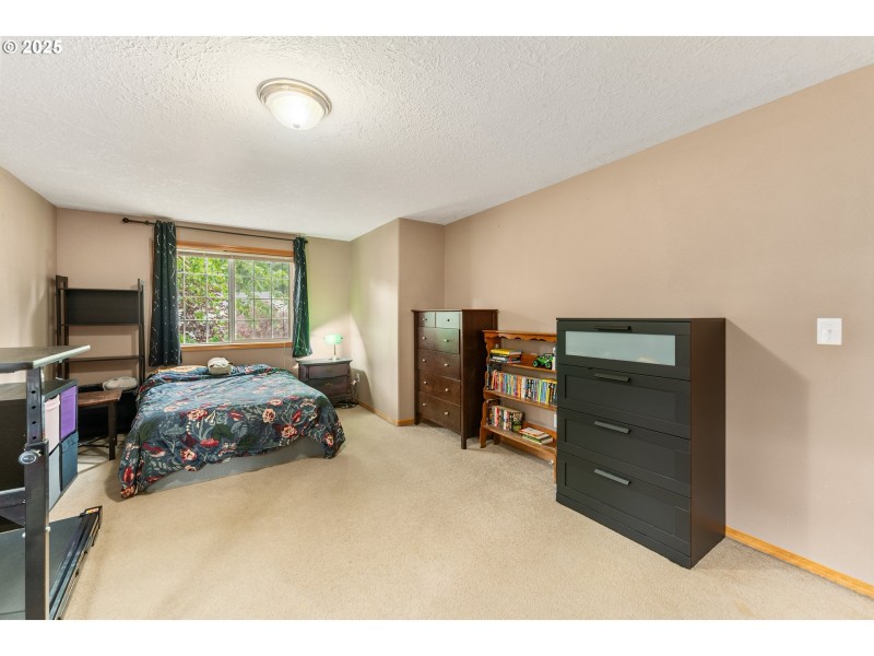 Bedroom, Primary