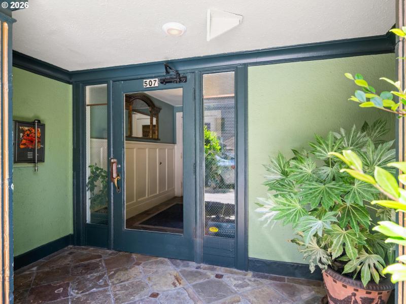 Entrance/Foyer