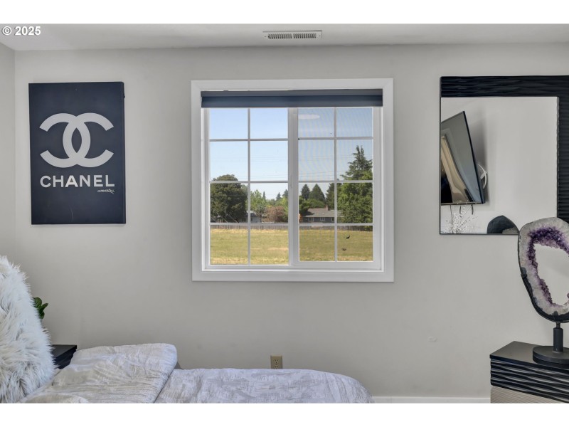 Bedroom, Primary
