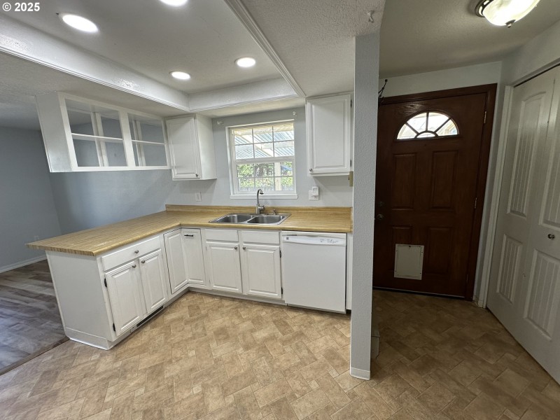 Kitchen/Outside