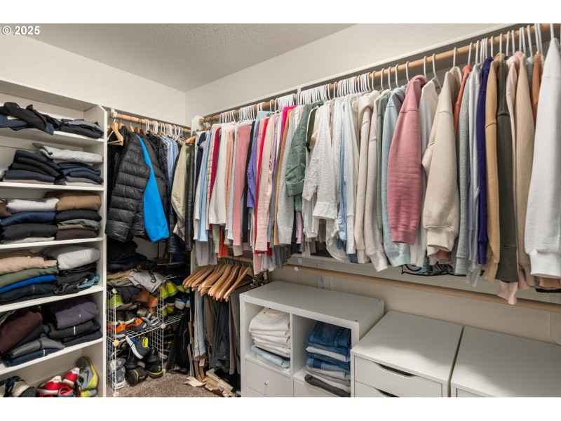 Bedroom, Primary
