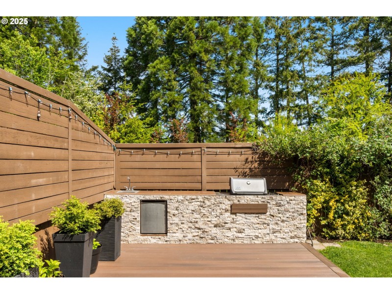 Kitchen/Outside