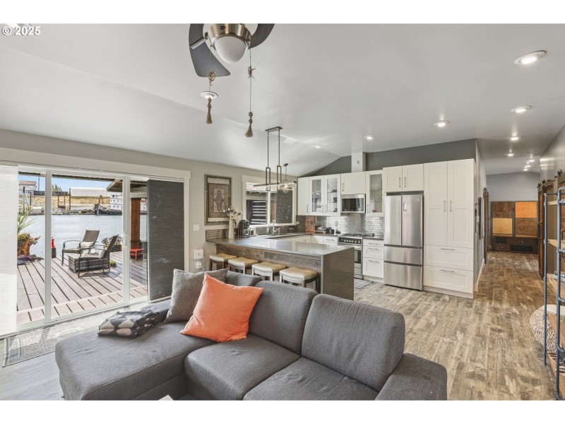 Kitchen/Living Room