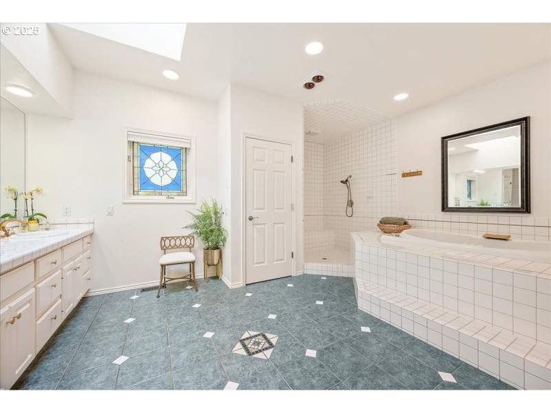 Owner's Suite Bathroom