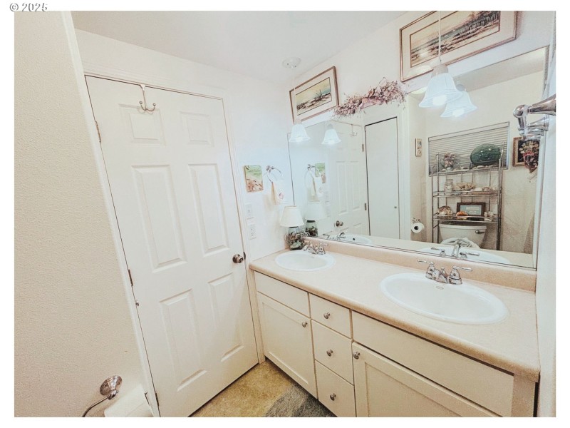Bathroom, Attached