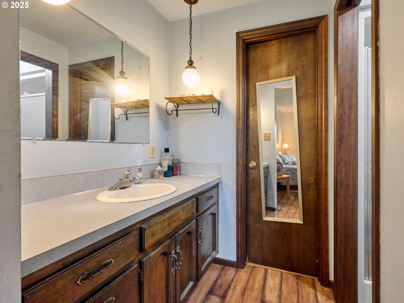 Bathroom, Attached