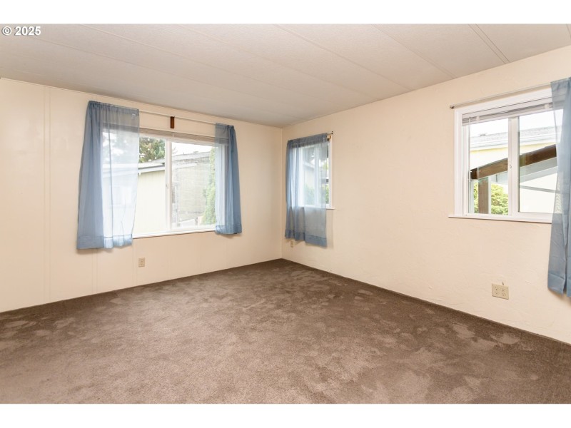 Bedroom, Primary