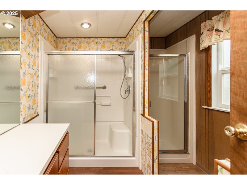 Bathroom, Attached