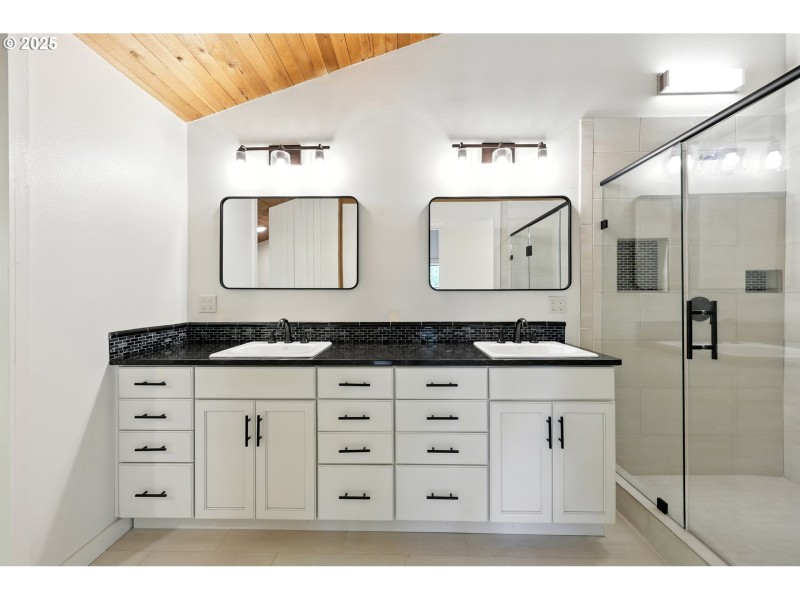 Bathroom, Attached
